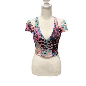 Bebe Slit Shoulder Cap Sleeve Pink Multicolor Crop Top Workout V Neck Size XS